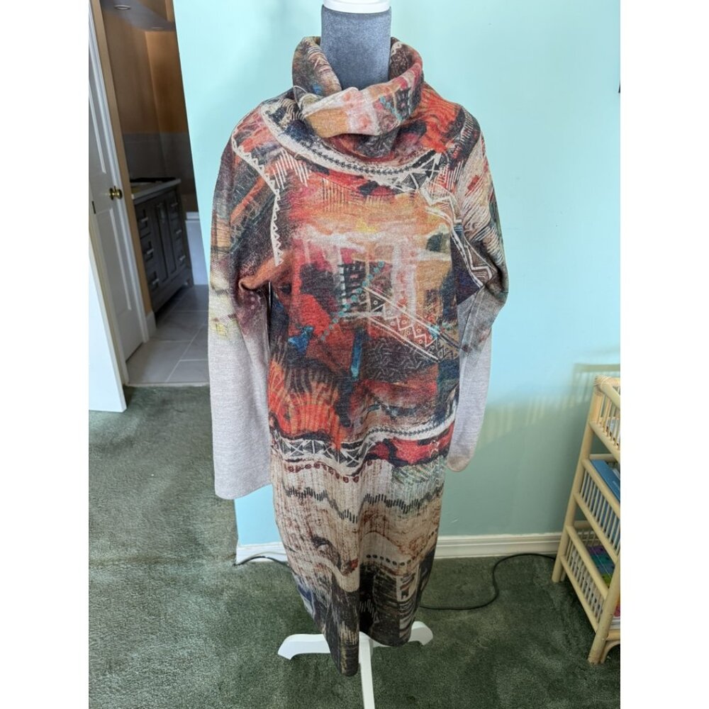 Inoah Cowl Neck Abstract Tunic Size M